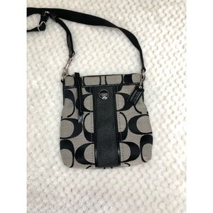 COACH SIGNATURE CROSSBODY BAG- BLACK